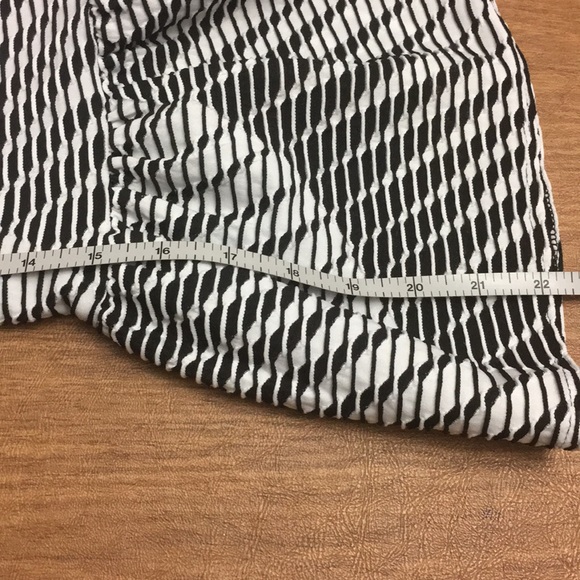 Bar III cute stretchy skirt - Picture 5 of 5